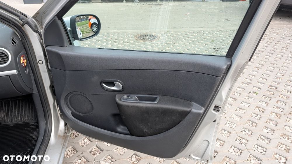 Renault Clio - 13