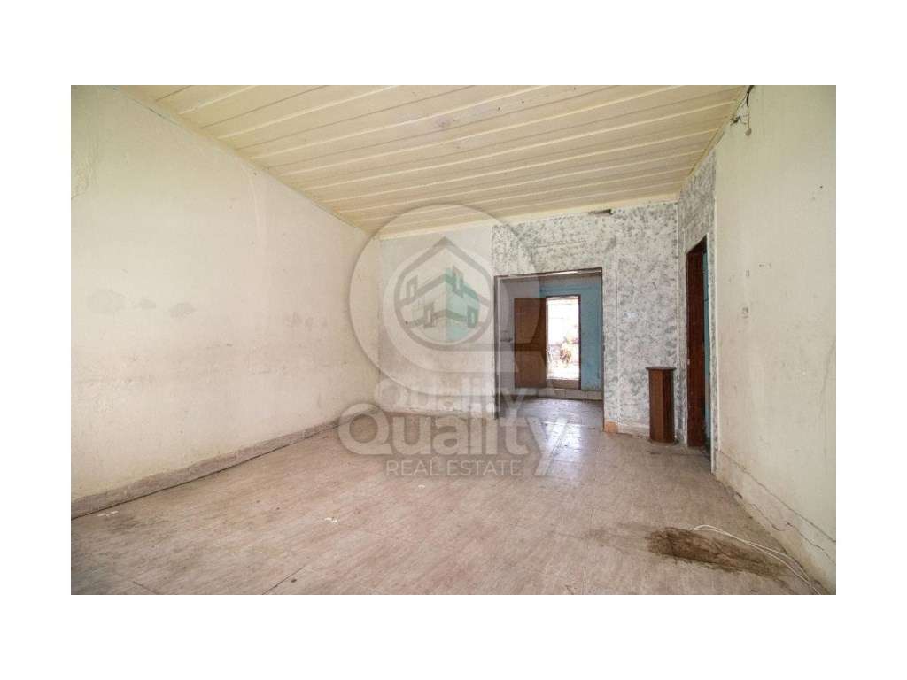 Moradia para Restaurar T4+1 em Barreiro - Grande imagem: 2/31