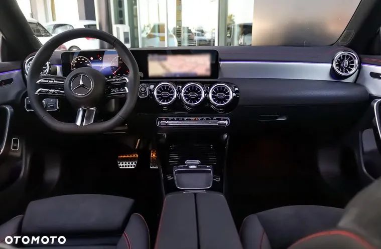 Mercedes-Benz CLA 200 AMG Line 7G-DCT - 4