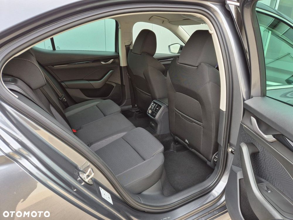 Skoda Octavia 1.5 TSI Drive Selection - 11