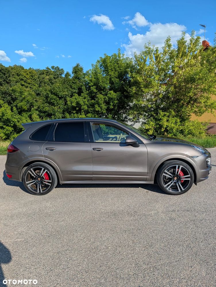 Porsche Cayenne GTS - 3