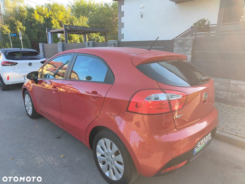 Kia Rio 1.2 Attract - 10