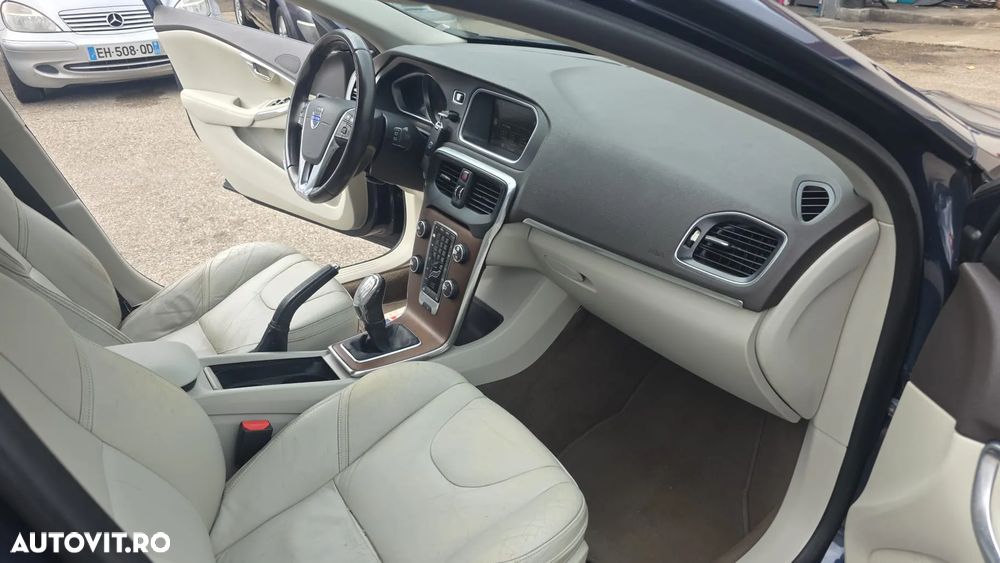 Volvo V40 Cross Country D2 Summum - 3