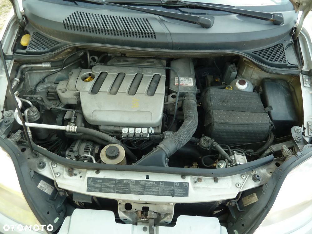 Renault Scenic 1.6 16V Authentique - 10