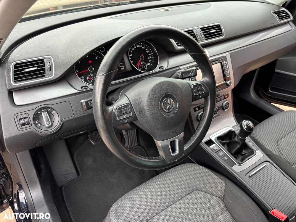 Volkswagen Passat 2.0 TDI BlueMotion Technology DPF Comfortline - 13