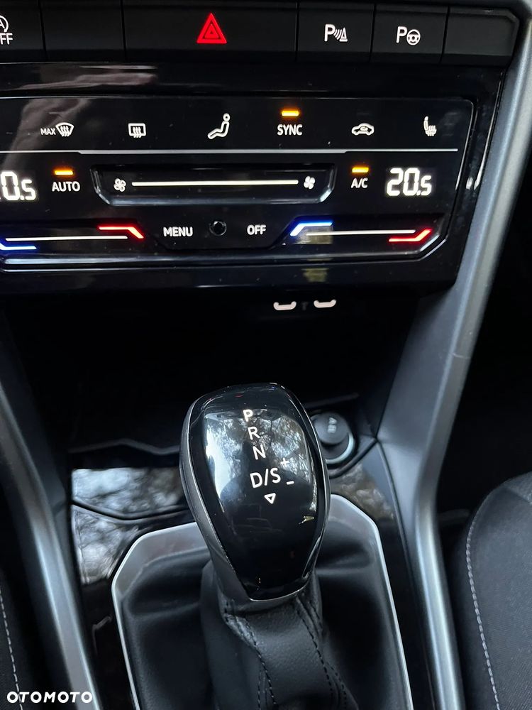 Volkswagen T-Roc 1.5 TSI Life DSG - 22