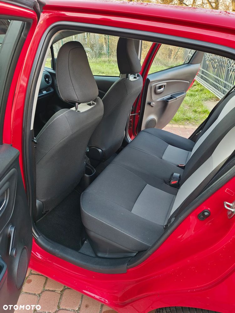 Toyota Yaris Hybrid 100 Premium - 17