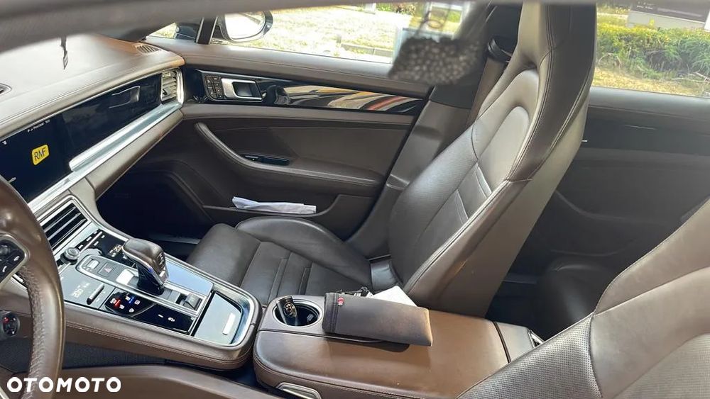 Porsche Panamera 4S Executive - 20