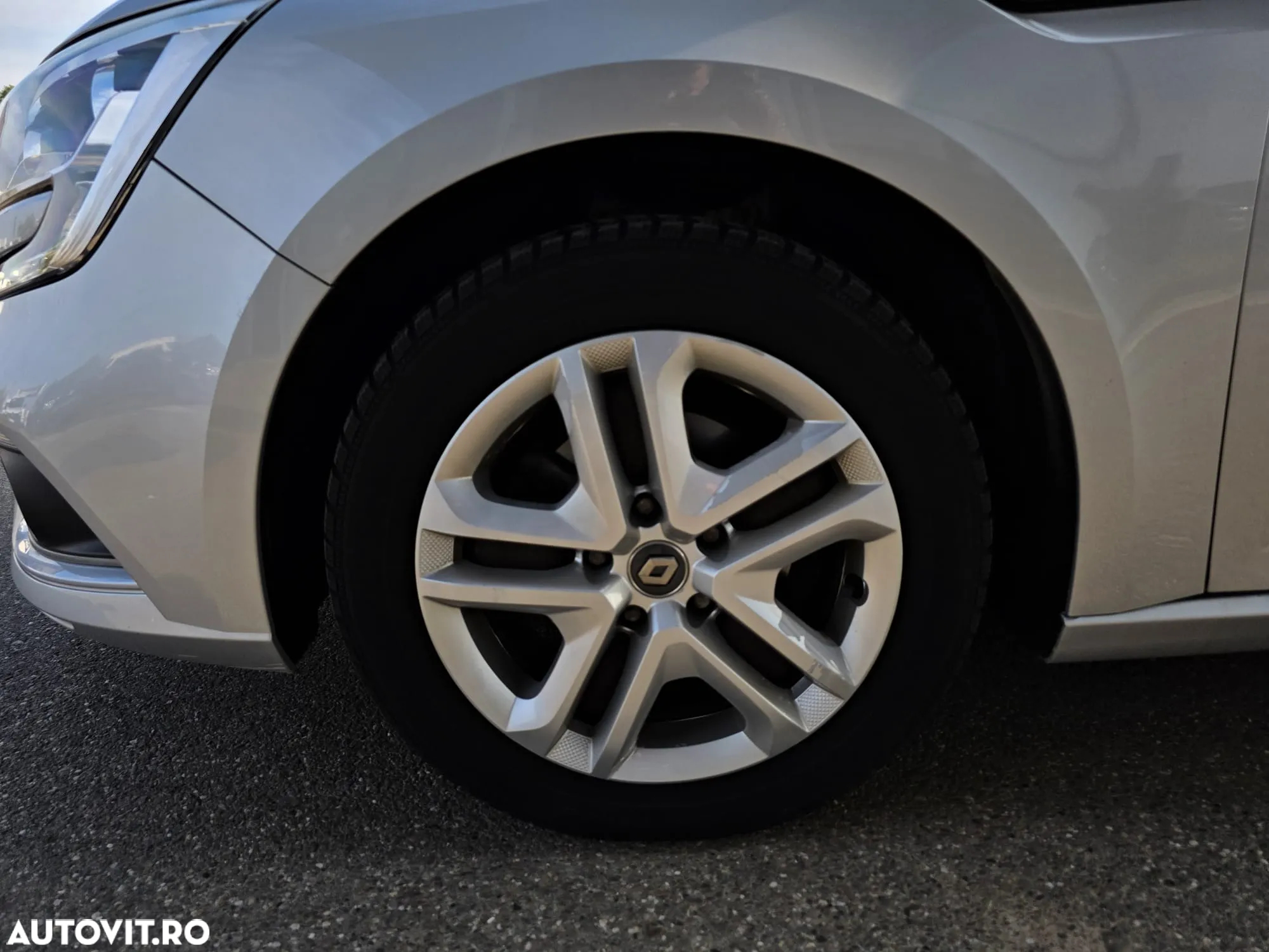 Renault Megane TCe 116 GPF Life - 14