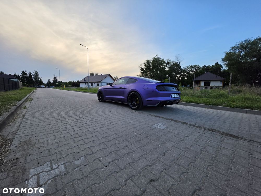 Ford Mustang - 4