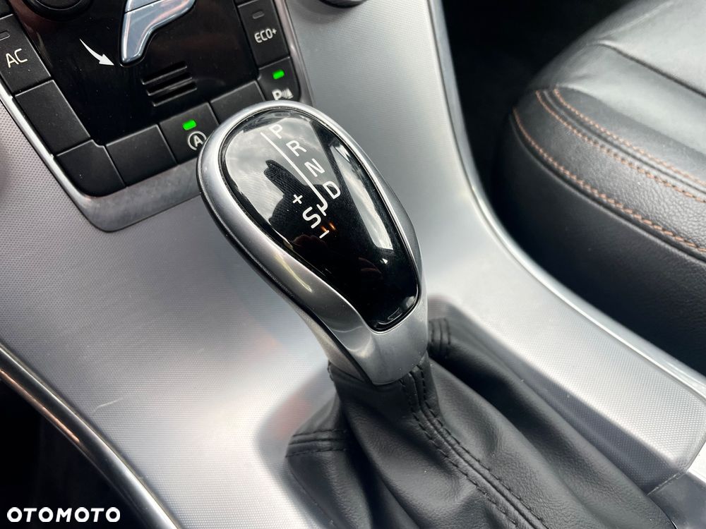 Volvo XC 60 D4 Geartronic Summum - 22