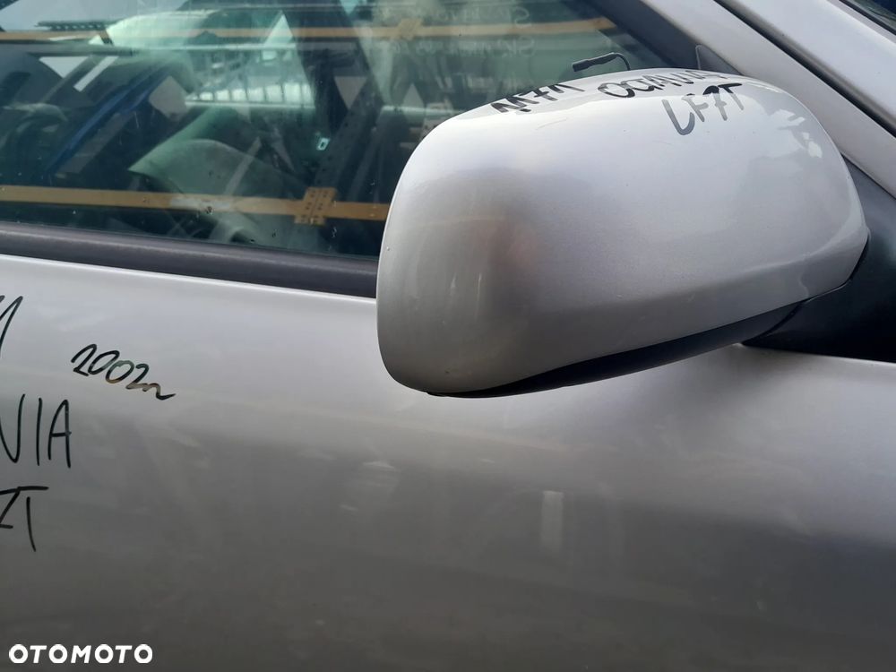 SKODA OCTAVIA LIFT LUSTERKO PRAWE KOLOR: LF7T - 4