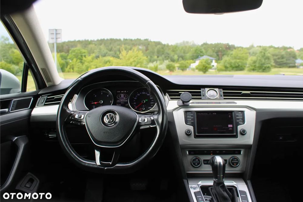 Volkswagen Passat 2.0 TDI SCR DSG Business - 26