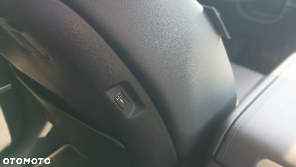 Hyundai Santa Fe 1.6 T-GDI PHEV Platinum 4WD 7os - 31