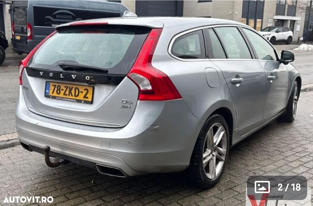 Volvo V60 D6 Plug-In-Hybrid AWD Geartronic Pure Limited - 2