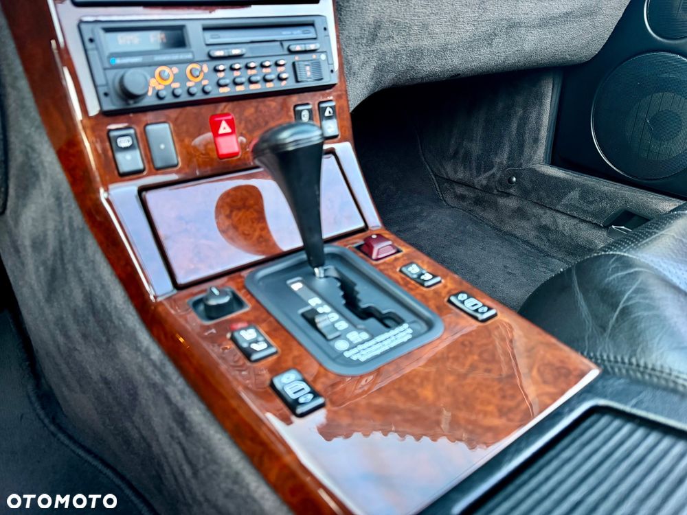 Mercedes-Benz SL - 24
