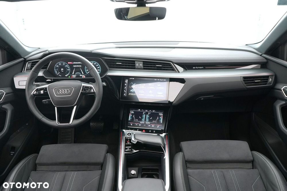 Audi Q8 Sportback e-tron - 24