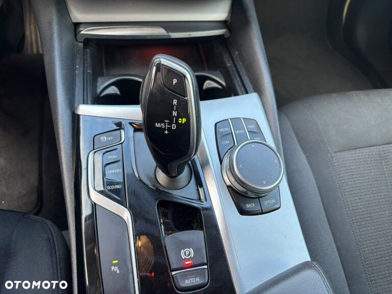 BMW Seria 5 530d Sport Line - 8