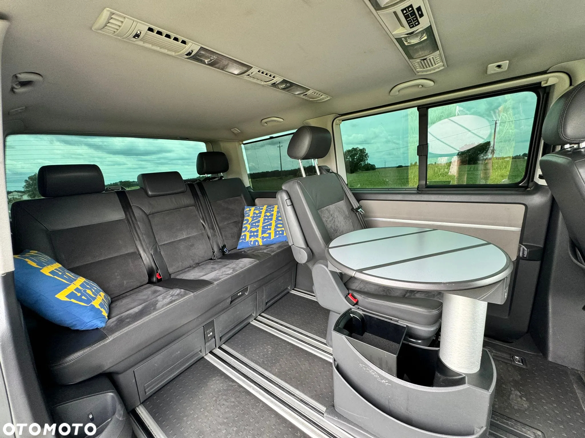 Volkswagen Multivan - 6