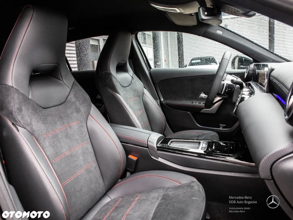 Mercedes-Benz Klasa A 220 4-Matic AMG Line 8G-DCT - 8