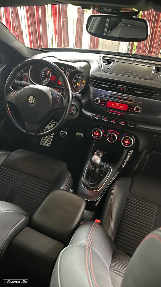 Alfa Romeo Giulietta 1.6 JTDM Veloce - 27