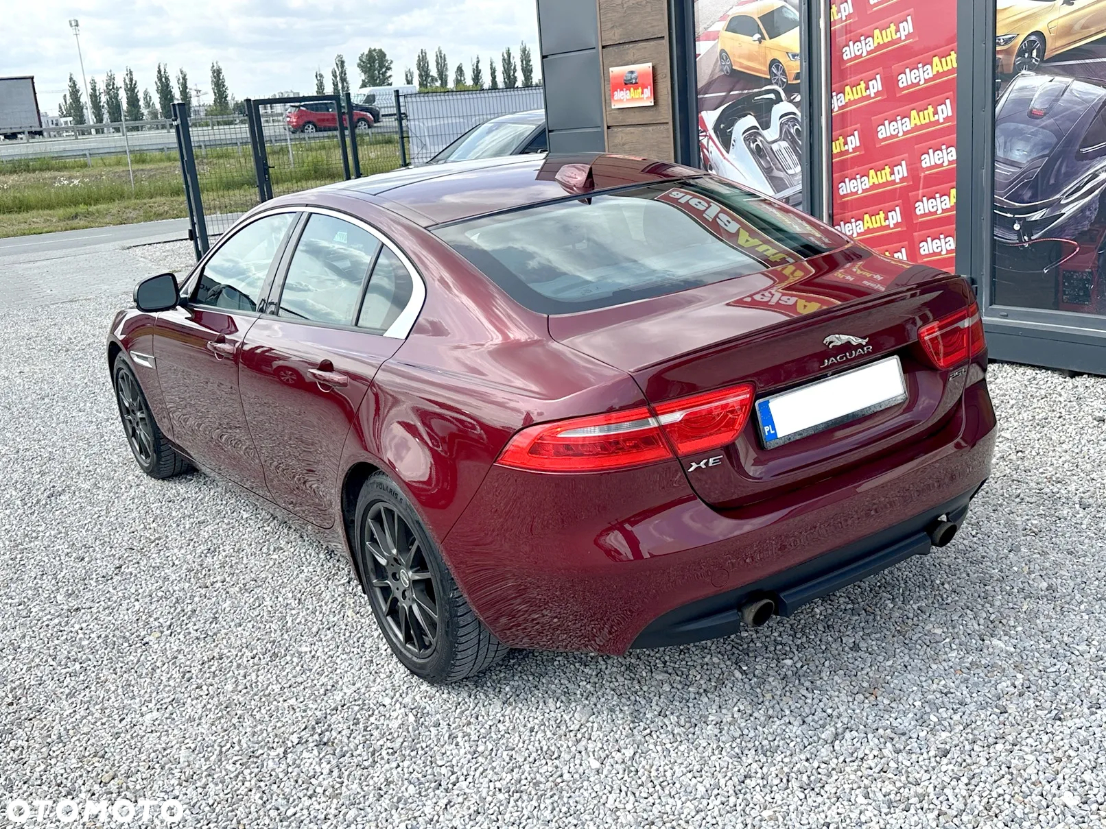 Jaguar XE 2.0 T Prestige - 5