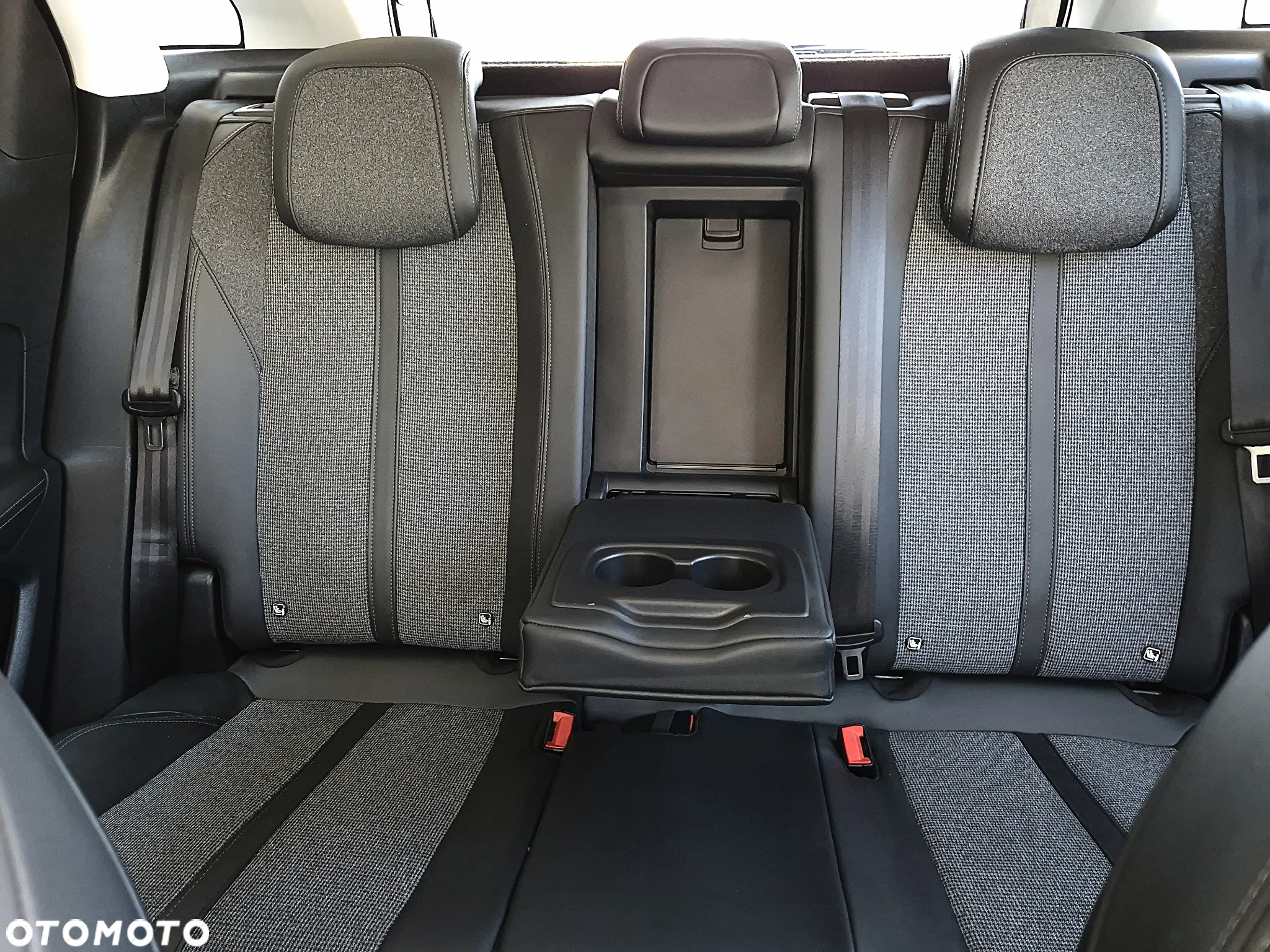 Peugeot 3008 1.6 PureTech GPF Allure S&S EAT8 - 25