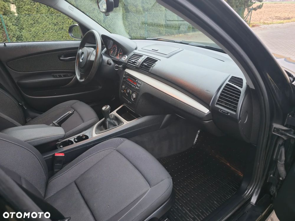 BMW Seria 1 118i Edition Sport - 26