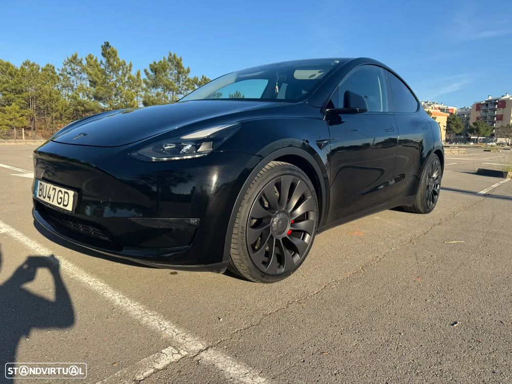 Tesla Model Y Performance Dual Motor AWD - 35