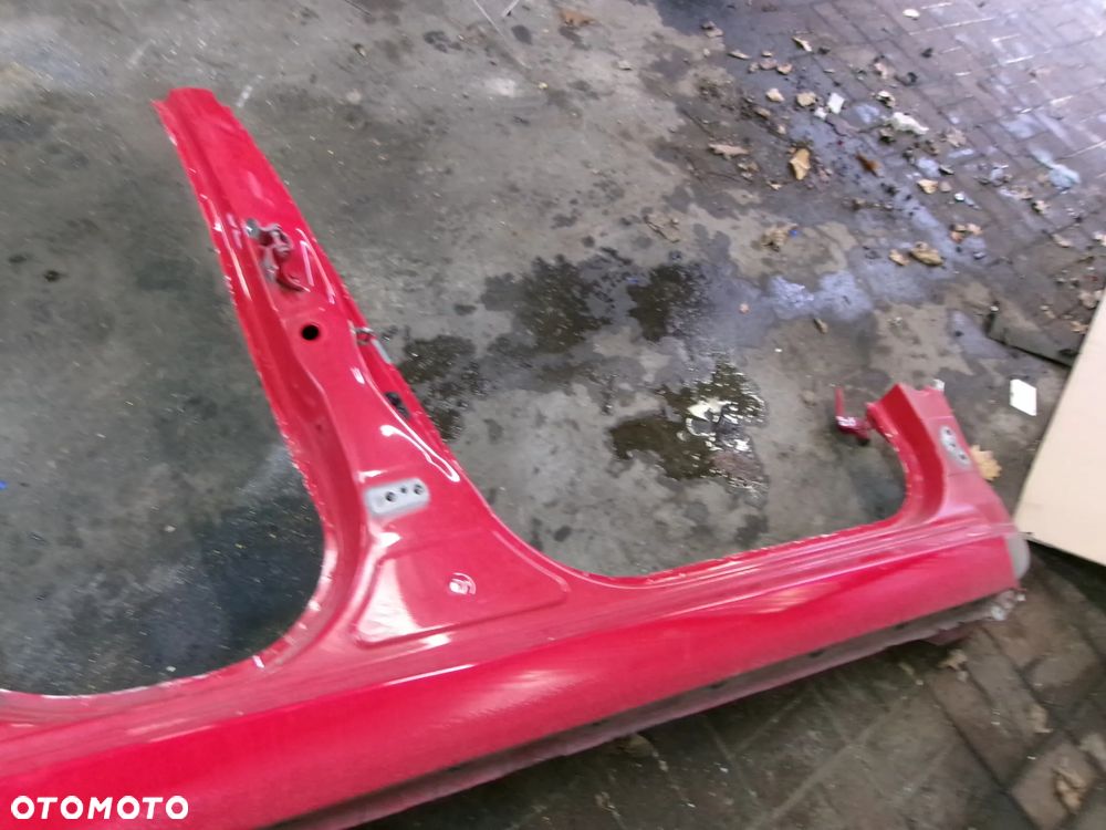 PRÓG SŁUPEK Z PROGIEM TOYOTA AYGO II - 1