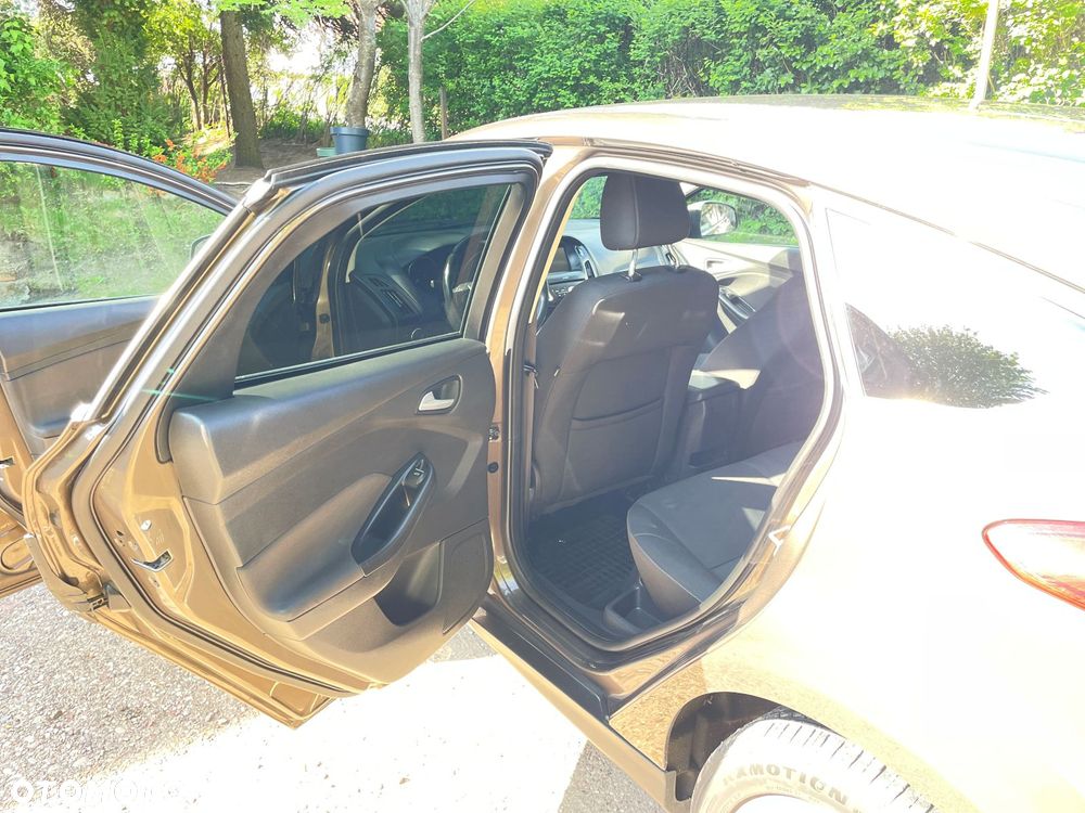 Ford Focus 1.6 SYNC Edition - 19