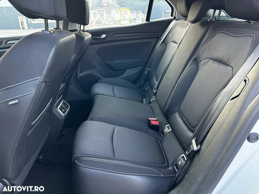 Renault Megane TCe 115 GPF ZEN - 6