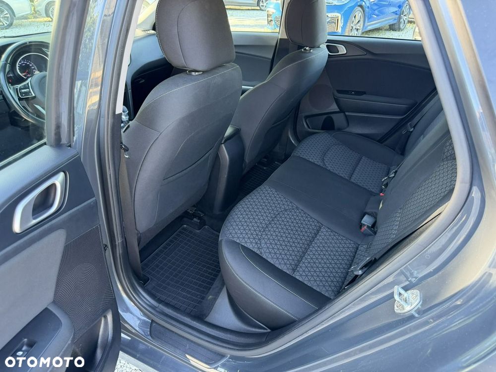 Kia Ceed 1.4 T-GDI M DCT - 11