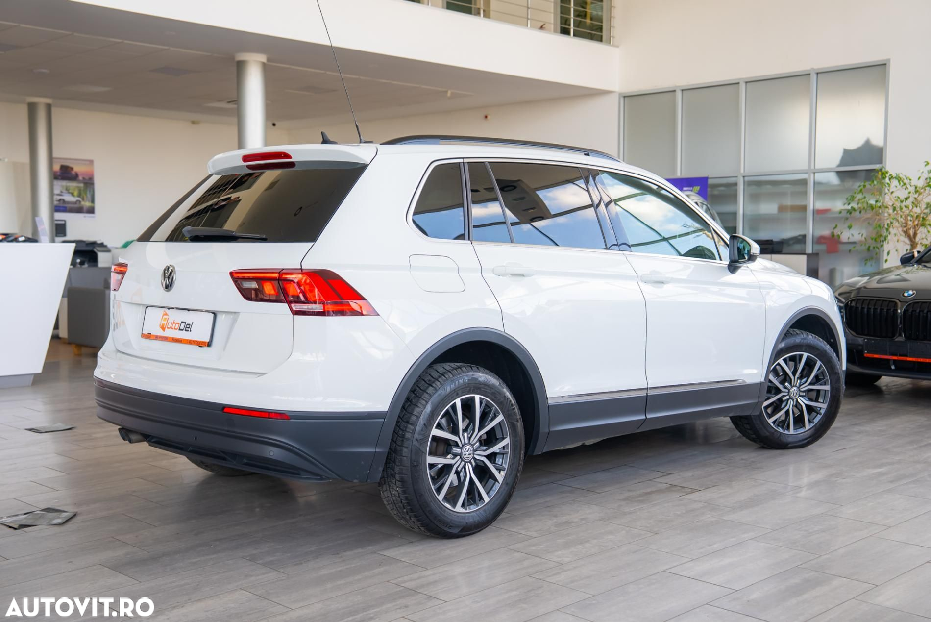 Volkswagen Tiguan 2.0 TDI SCR 4MOTION (BlueMotion Techn.) DSG Comfortline - 4