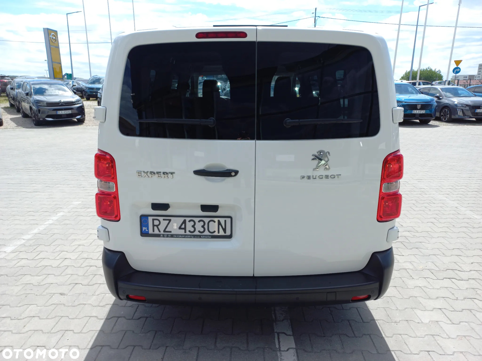 Peugeot Traveller 2.0 BlueHDi Long Business - 6