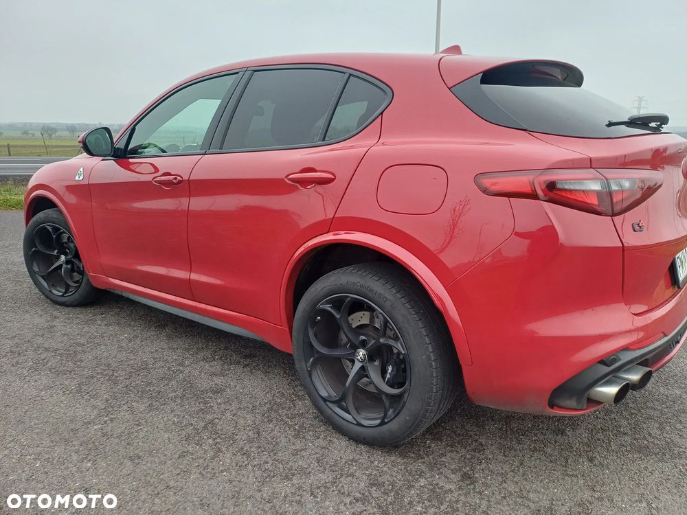 Alfa Romeo Stelvio V6 2.9 Bi-Turbo AT8-Q4 Quadrifoglio - 14