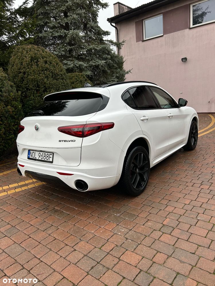 Alfa Romeo Stelvio - 10