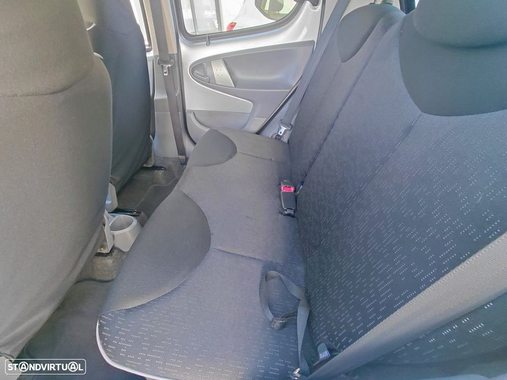 Peugeot 107 1.0 Black&Silver - 38