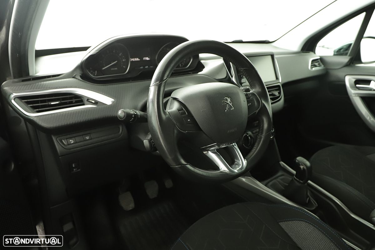 Peugeot 2008 1.2 PureTech Style - 6