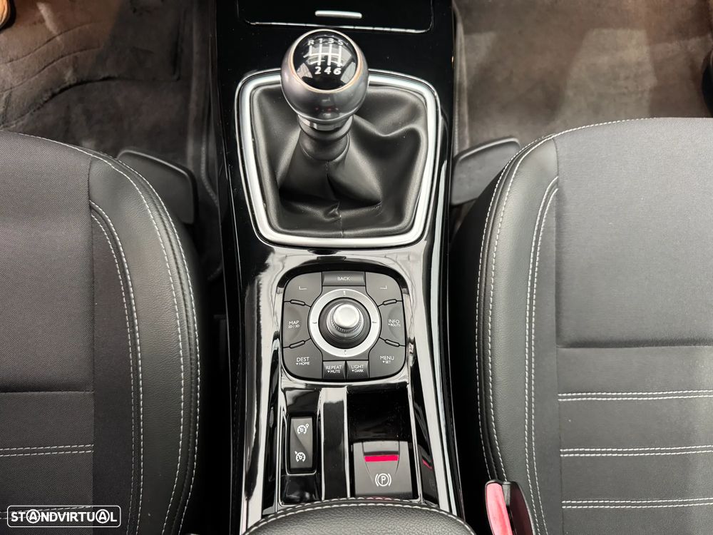 Renault Laguna ENERGY dCi 130 FAP Start & Stop Bose Edition - 25