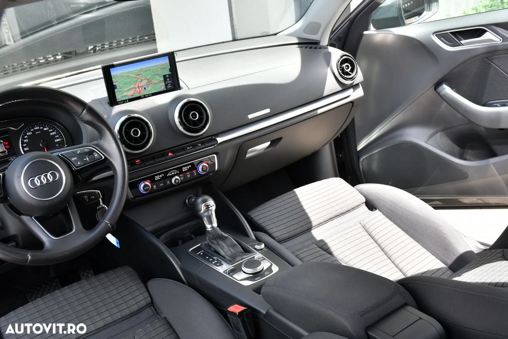 Audi A3 1.6 TDI S tronic Sport - 31