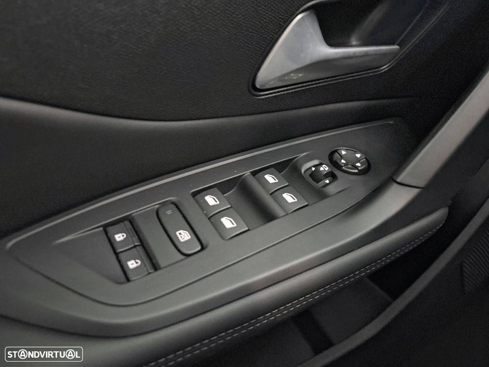 Peugeot 308 1.2 Hybrid Allure e-DCS6 - 19