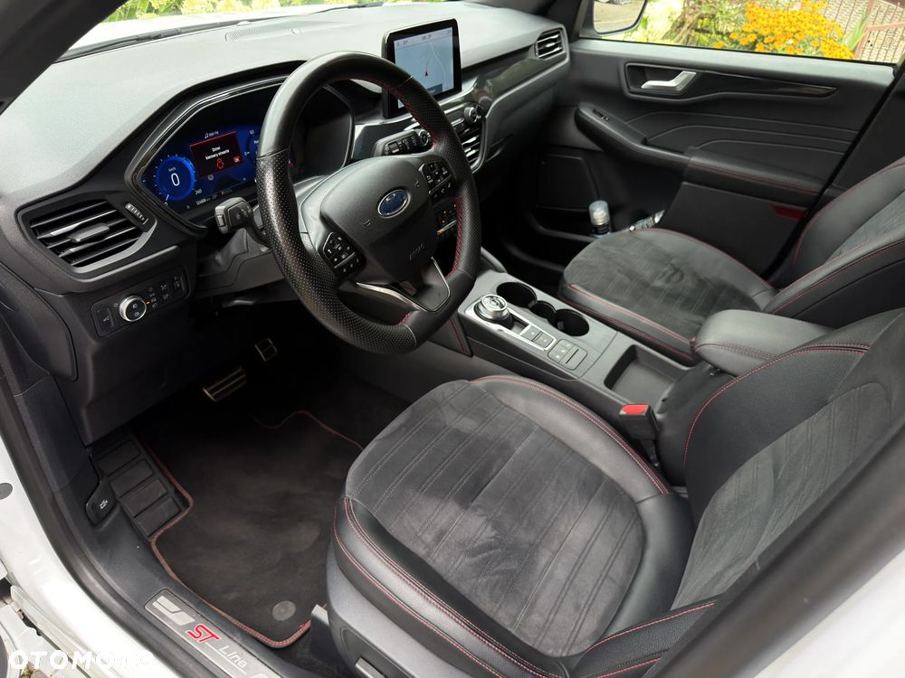 Ford Kuga 2.5 Duratec FHEV 4x4 ST-LINE X - 26