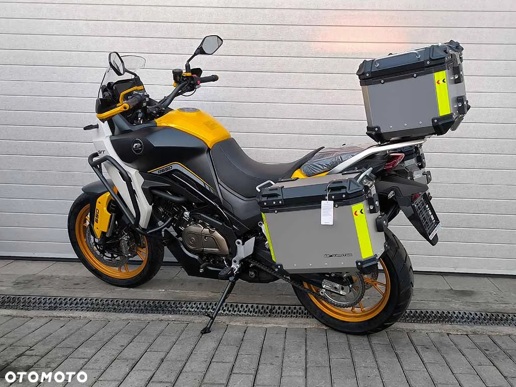 QJMOTOR SVT 650 - 5