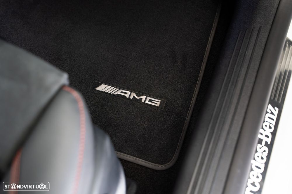 Mercedes-Benz CLA 220 d Shooting Brake 8G-DCT AMG Line - 40