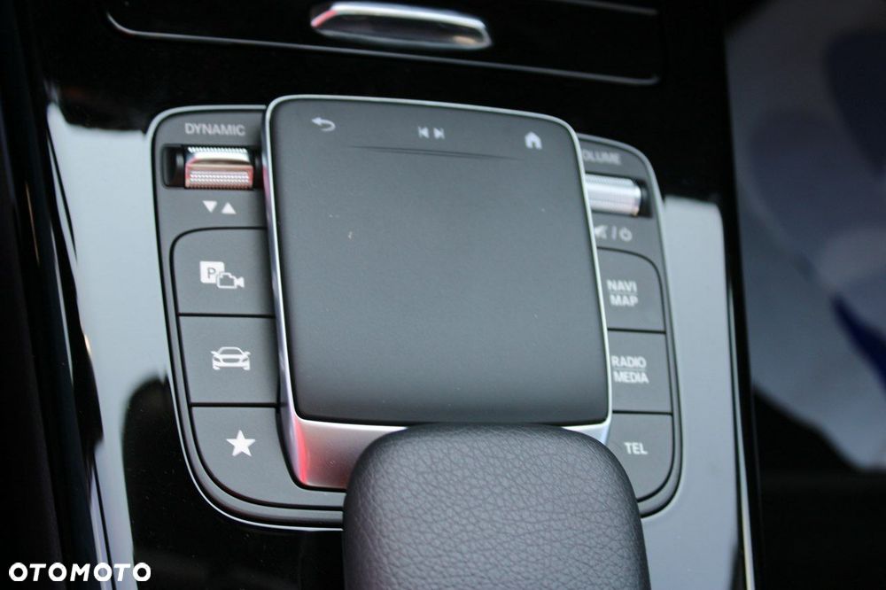 Mercedes-Benz CLA - 27