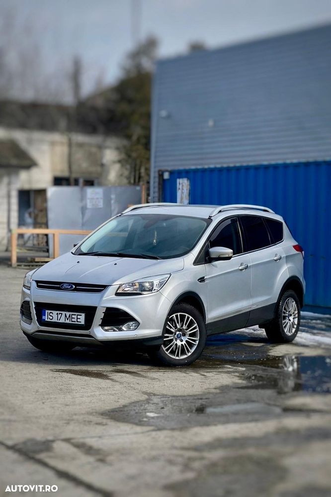 Ford Kuga 2.0 TDCi Powershift 4WD Titanium - 3