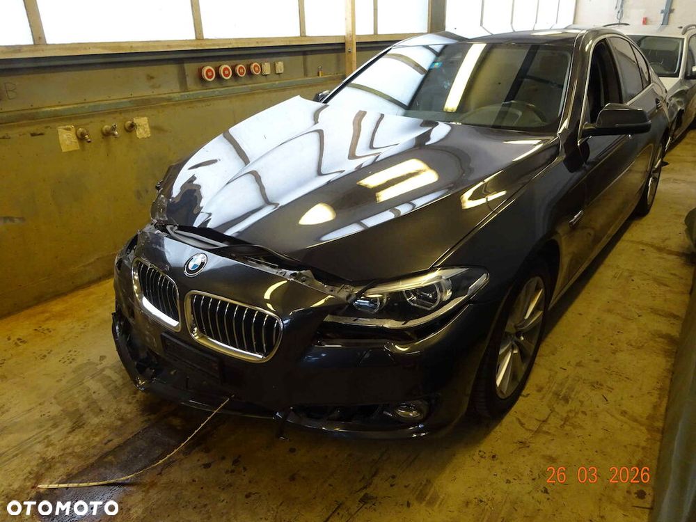 BMW Seria 5 525d Luxury Line - 3