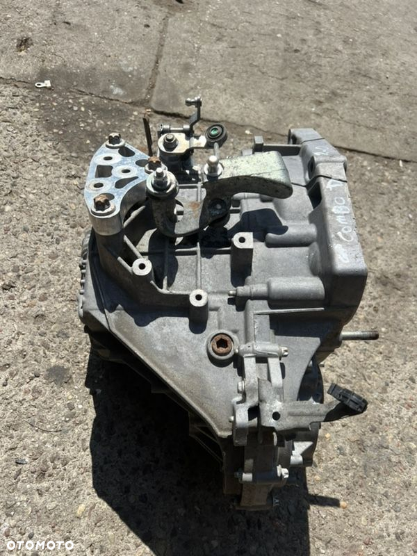 skrzynia biegów Opel combo d 2.0 c635.6.35.02 0401770 - 2
