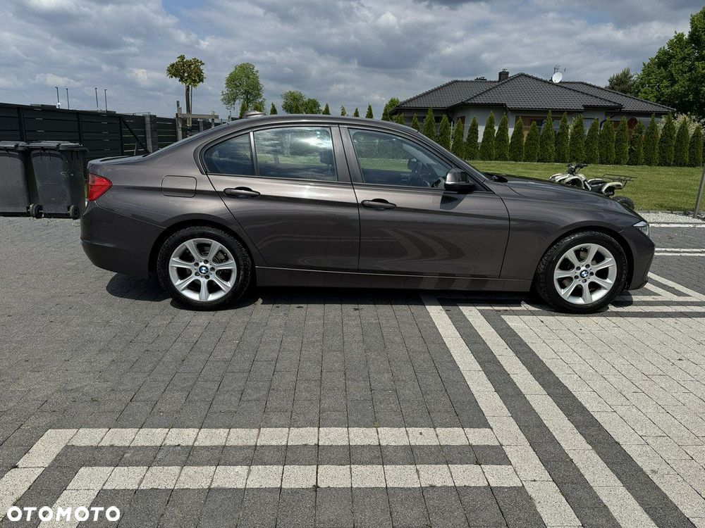 BMW Seria 3 318d Blue Performance Luxury Line - 11